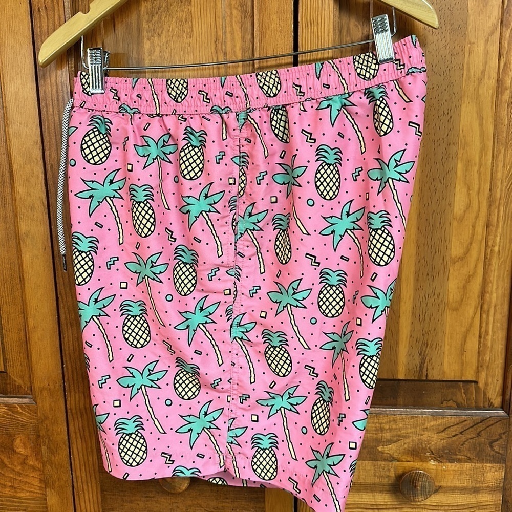 Maamgic Pink/Pineapple Swim Trunks w/Mesh Lining Size XXL - Picture 6 of 11